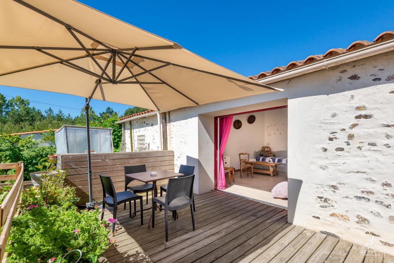 La Chevrerie Bed & Breakfast Vaire Exterior photo