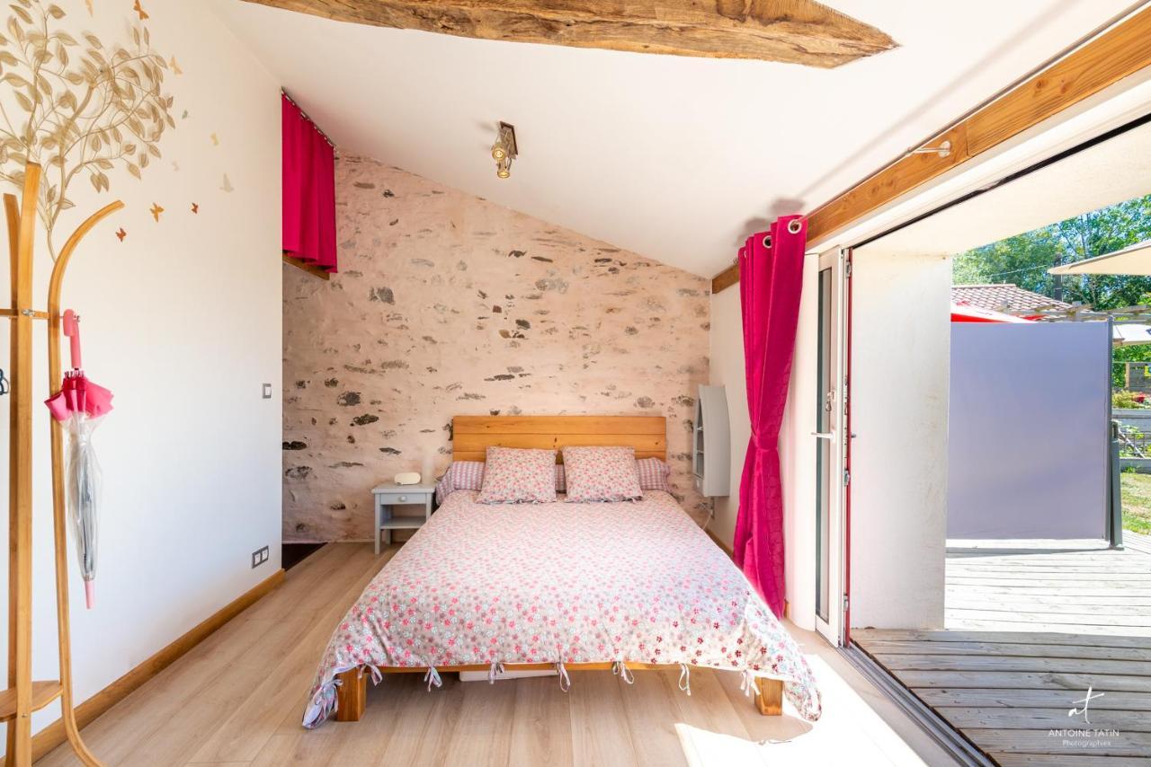 La Chevrerie Bed & Breakfast Vaire Exterior photo
