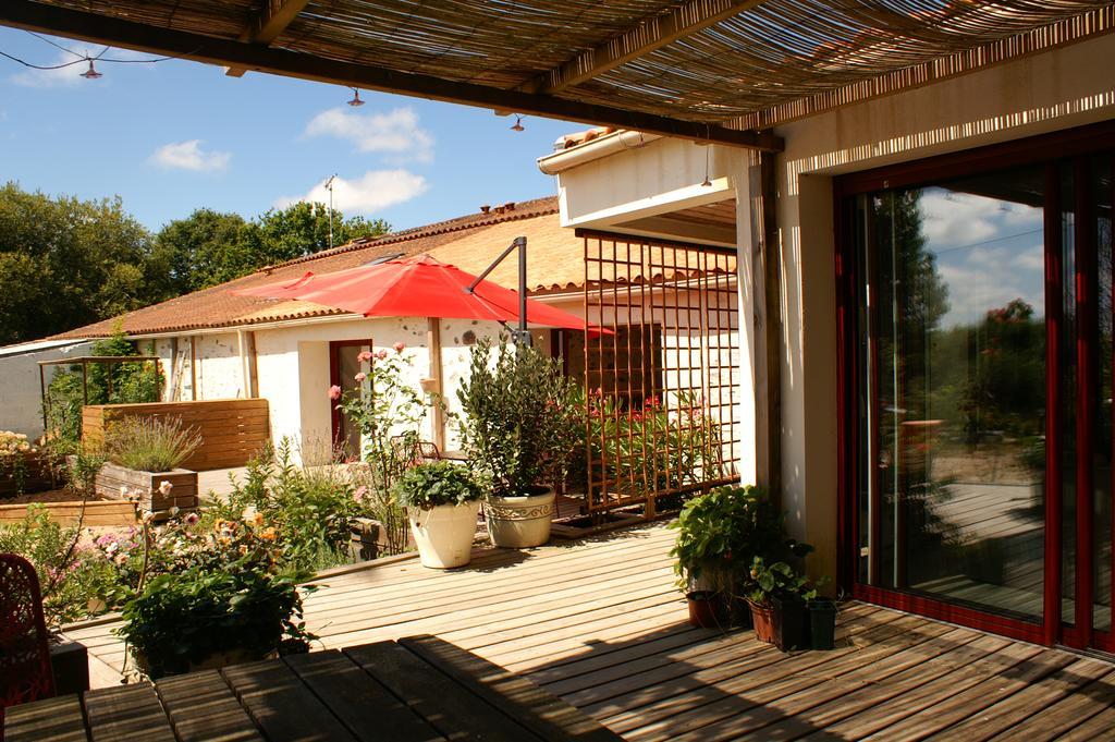 La Chevrerie Bed & Breakfast Vaire Exterior photo